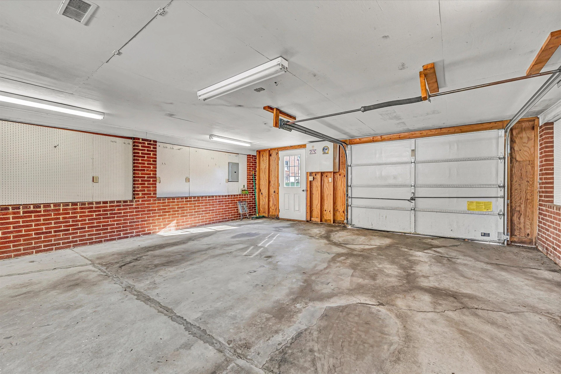 219 Valleydale AVE - Photo 41