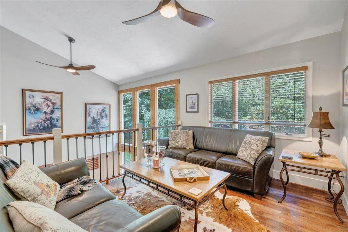 129 Leeward DR - Photo 17