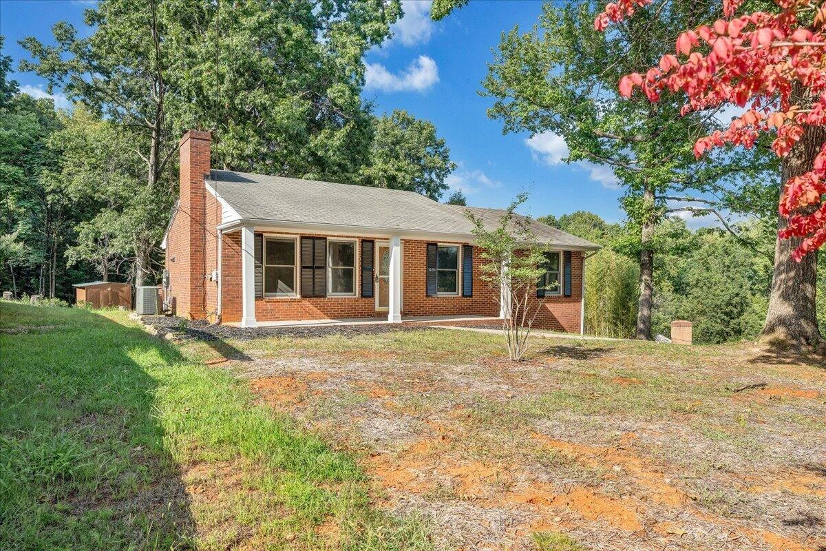 1436 Mountain Pass RD - Photo 2