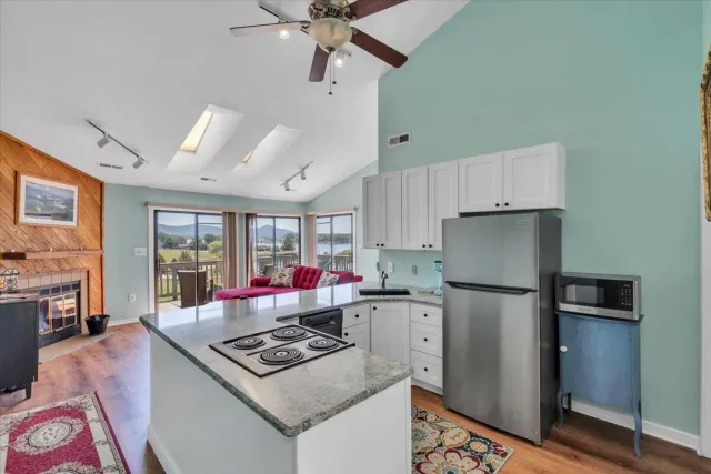 150 Sailors Cove DR, Moneta, VA, 24121
