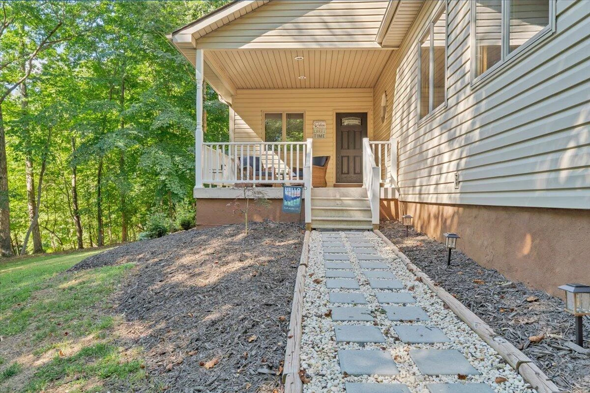 109 Creeden DR - Photo 2