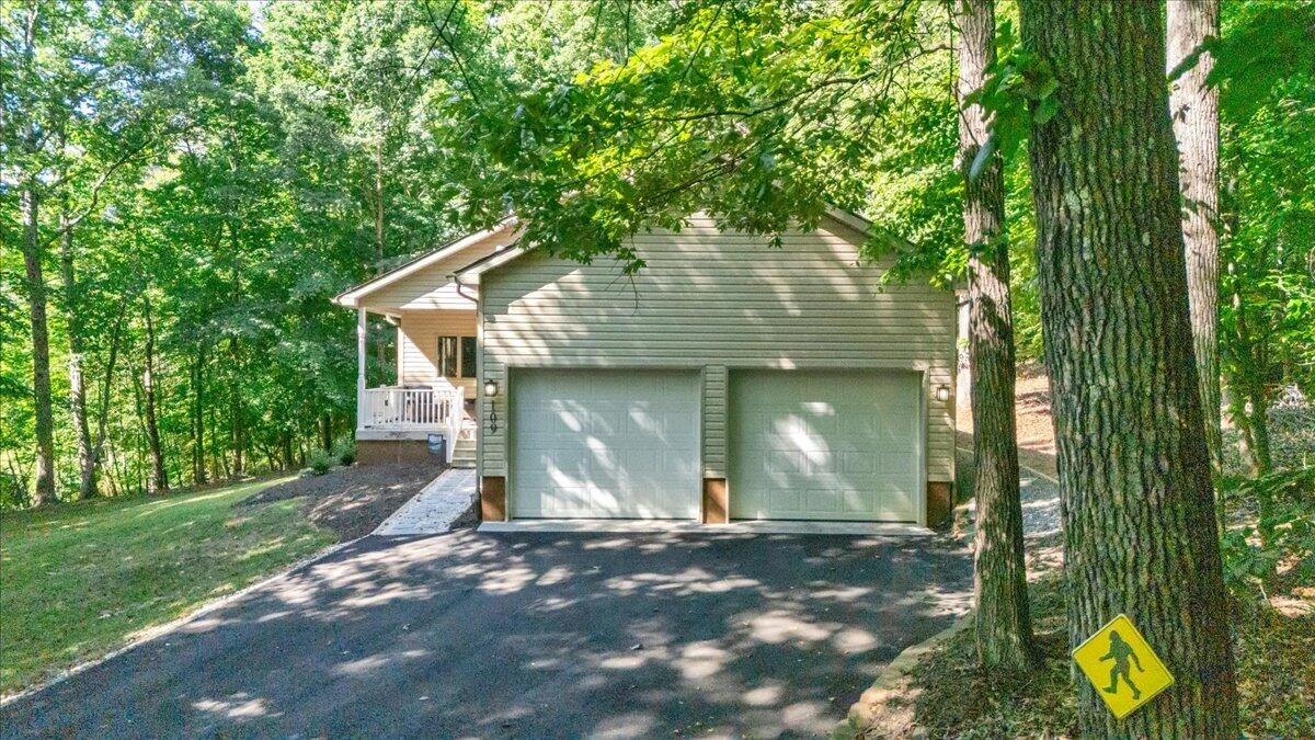 109 Creeden DR - Photo 42