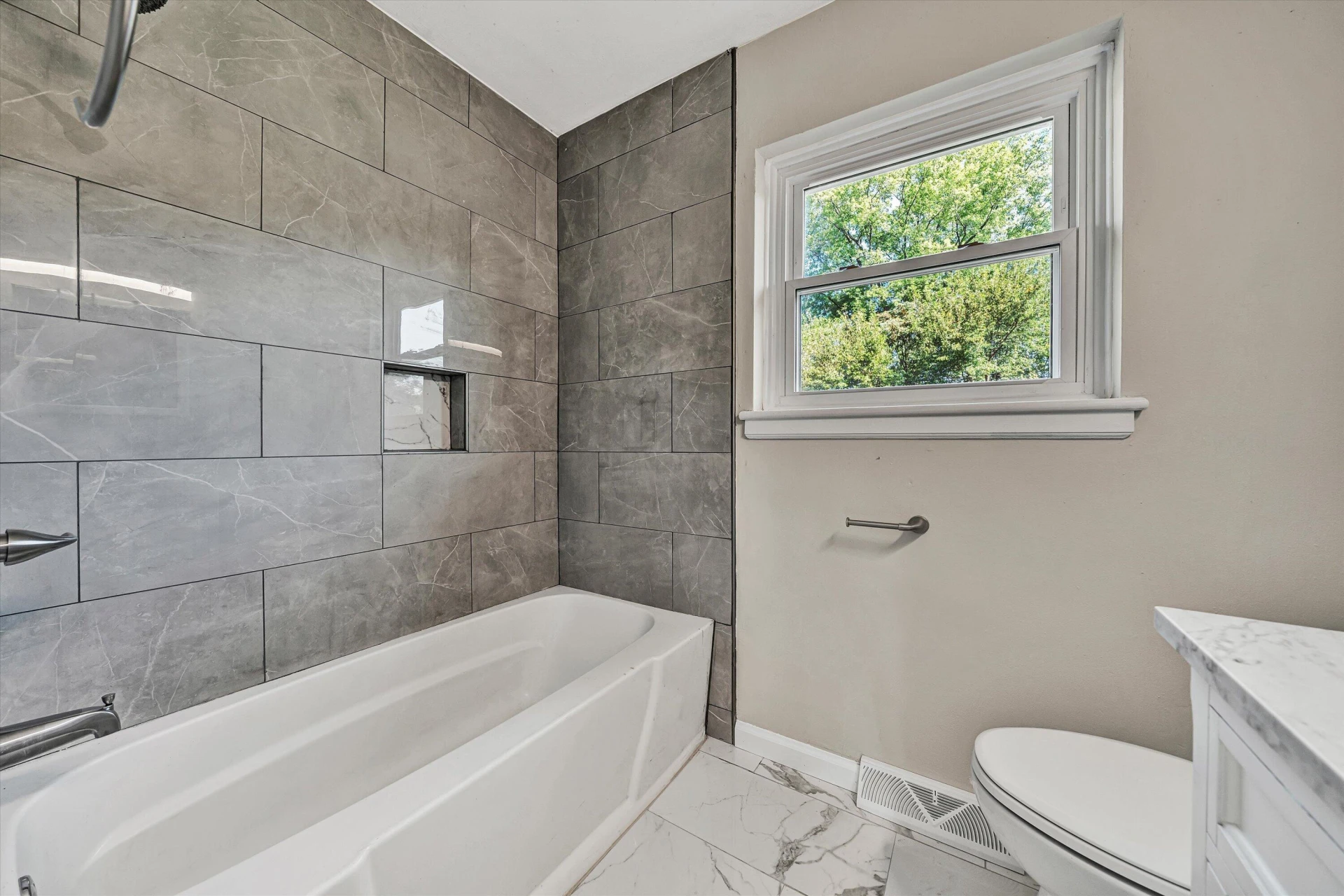 3757 Troutland AVE NW - Photo 14