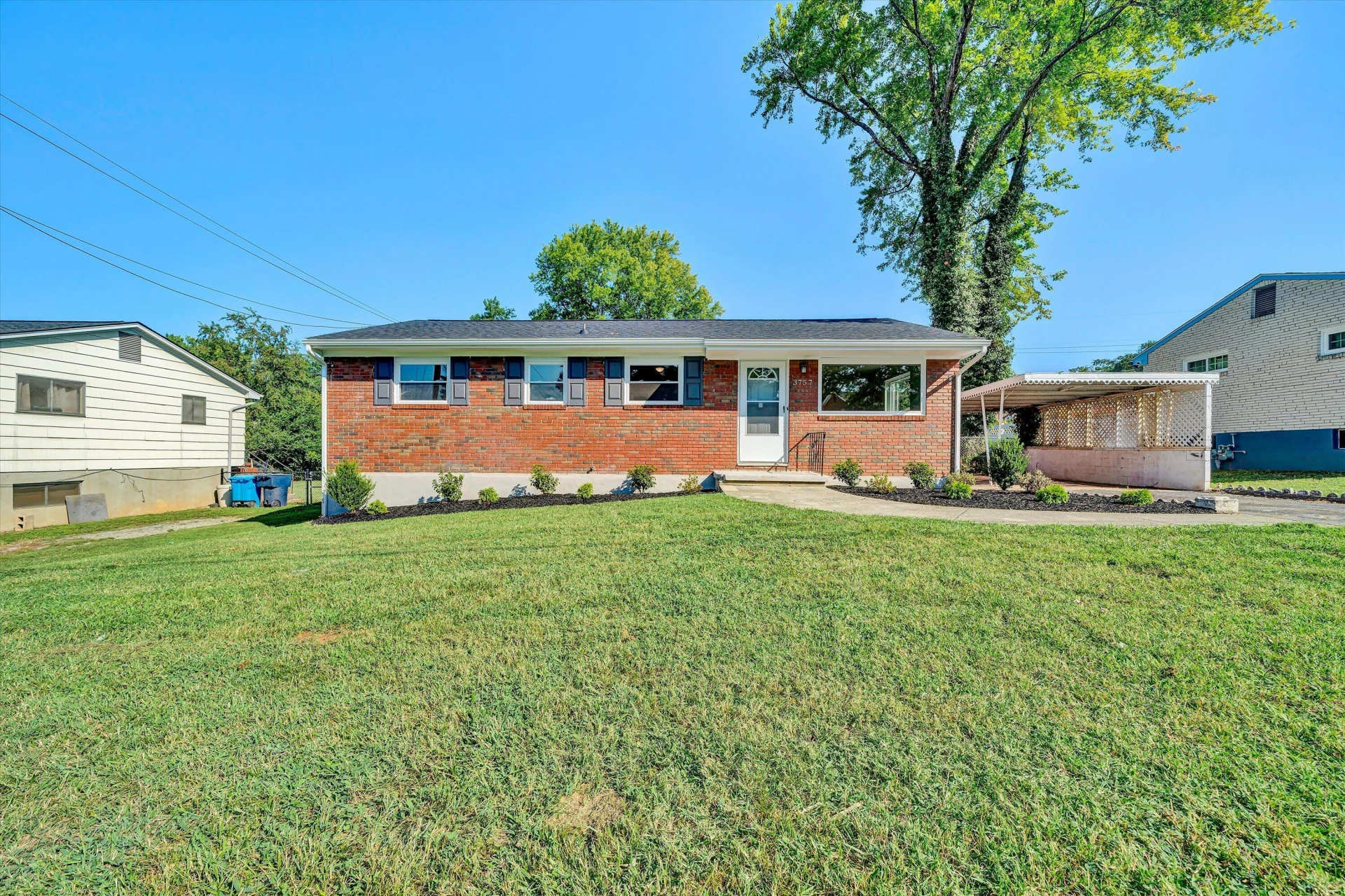 3757 Troutland AVE NW - Photo 27