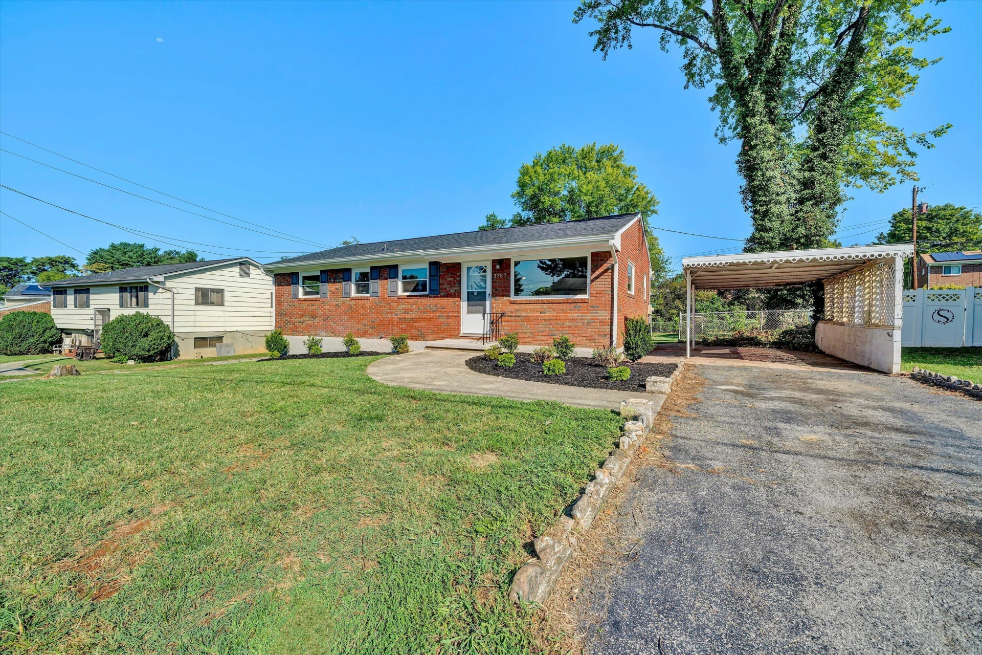 3757 Troutland AVE NW - Photo 28