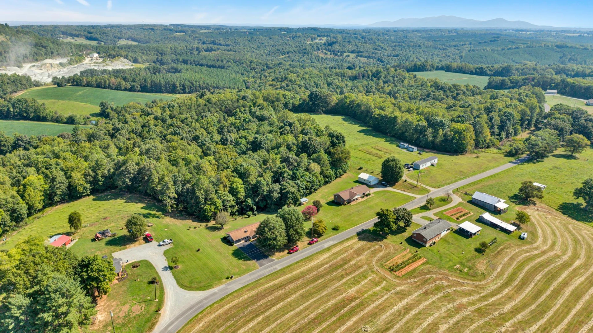 309 Jacks Creek RD - Photo 8