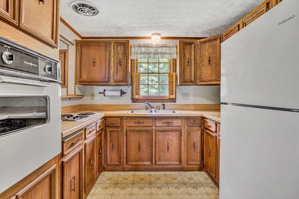 309 Jacks Creek RD - Photo 12