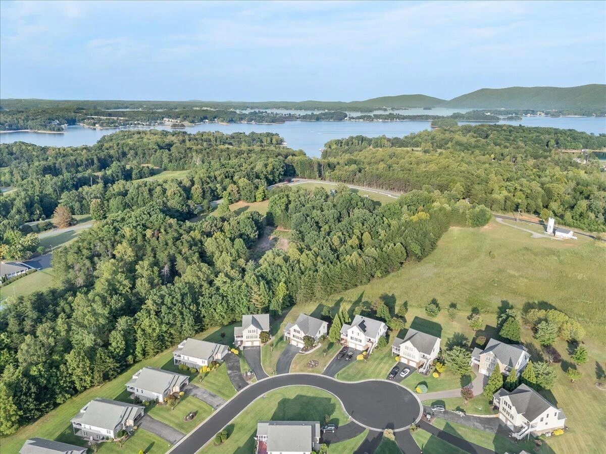 435 Lands End CIR - Photo 78