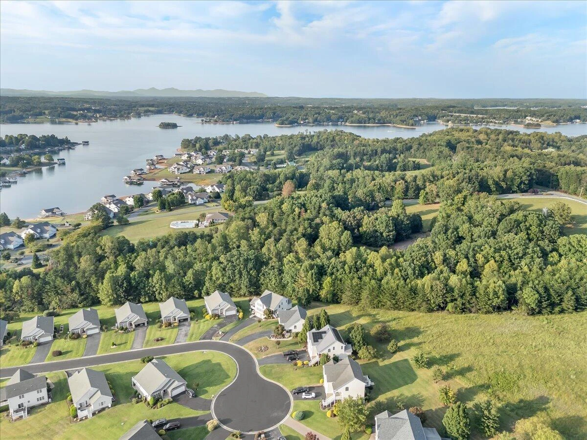 435 Lands End CIR - Photo 79