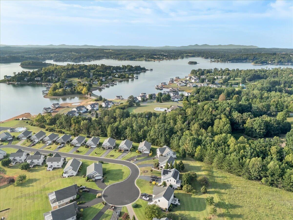 435 Lands End CIR - Photo 80
