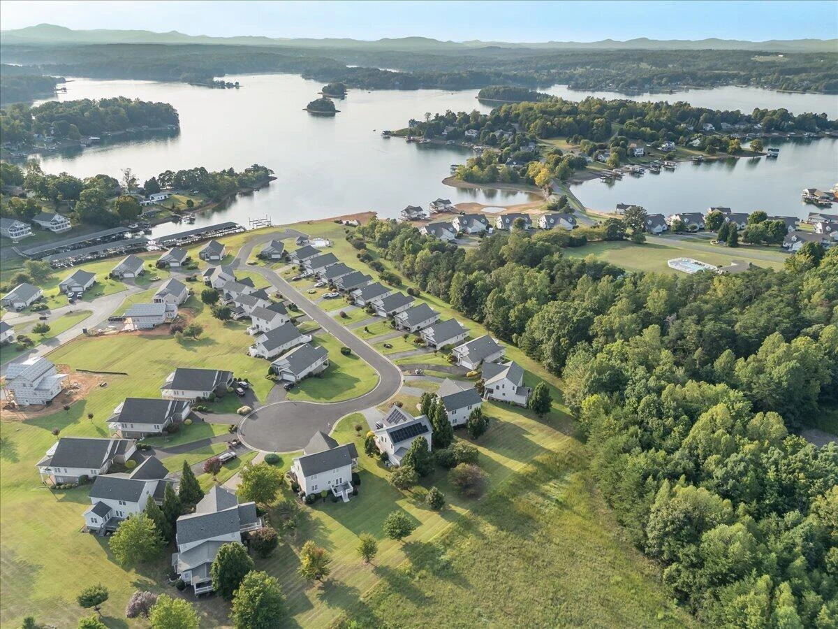 435 Lands End CIR - Photo 81
