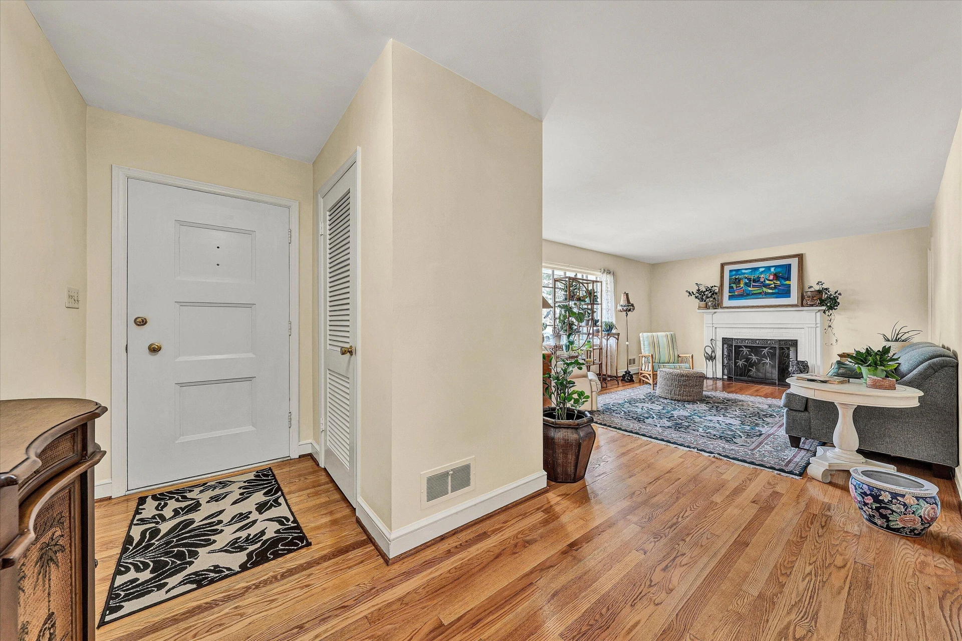 3634 Larson LN - Photo 4