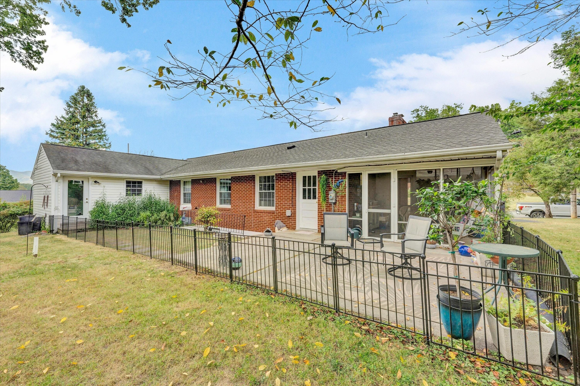 3634 Larson LN - Photo 30