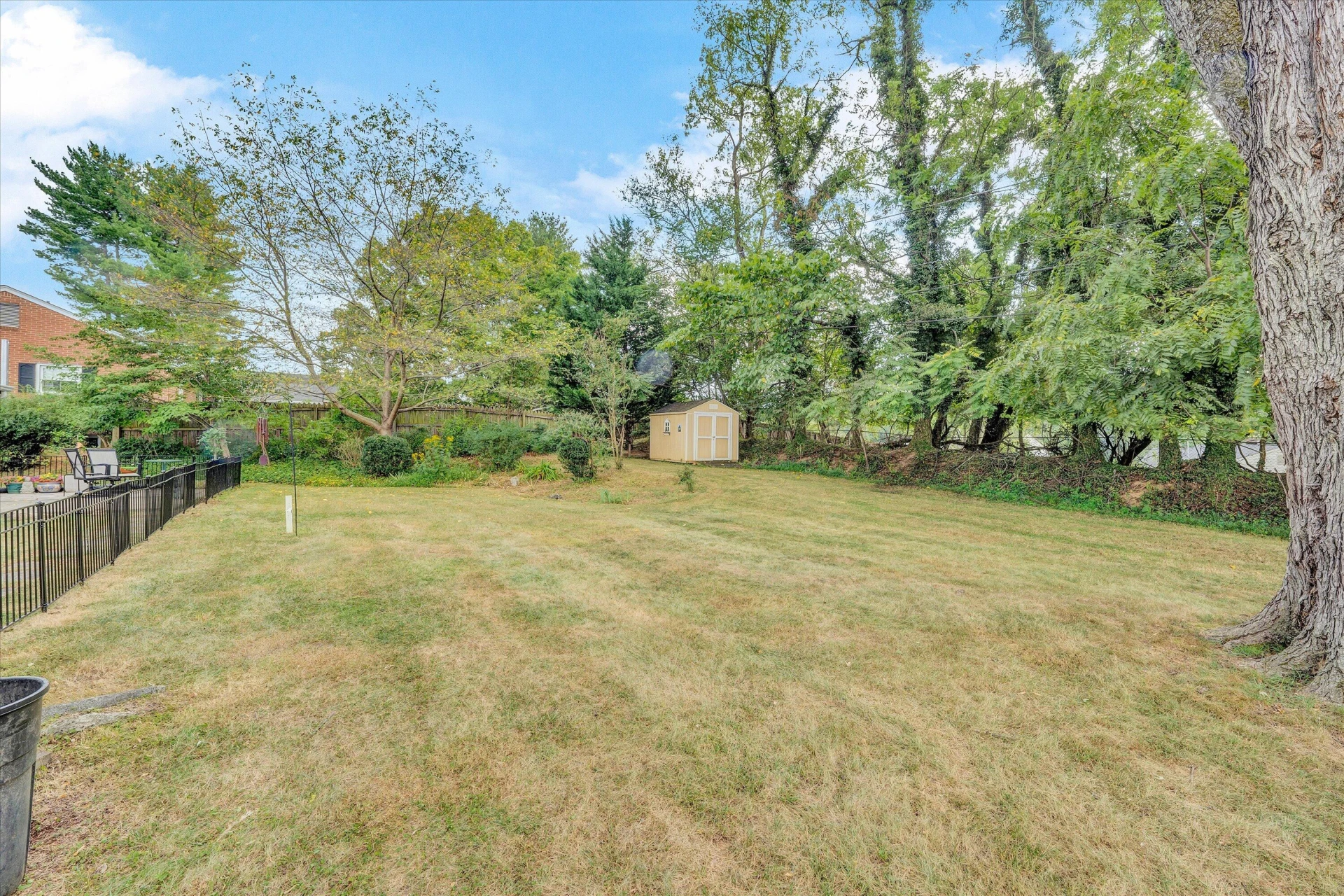 3634 Larson LN - Photo 33