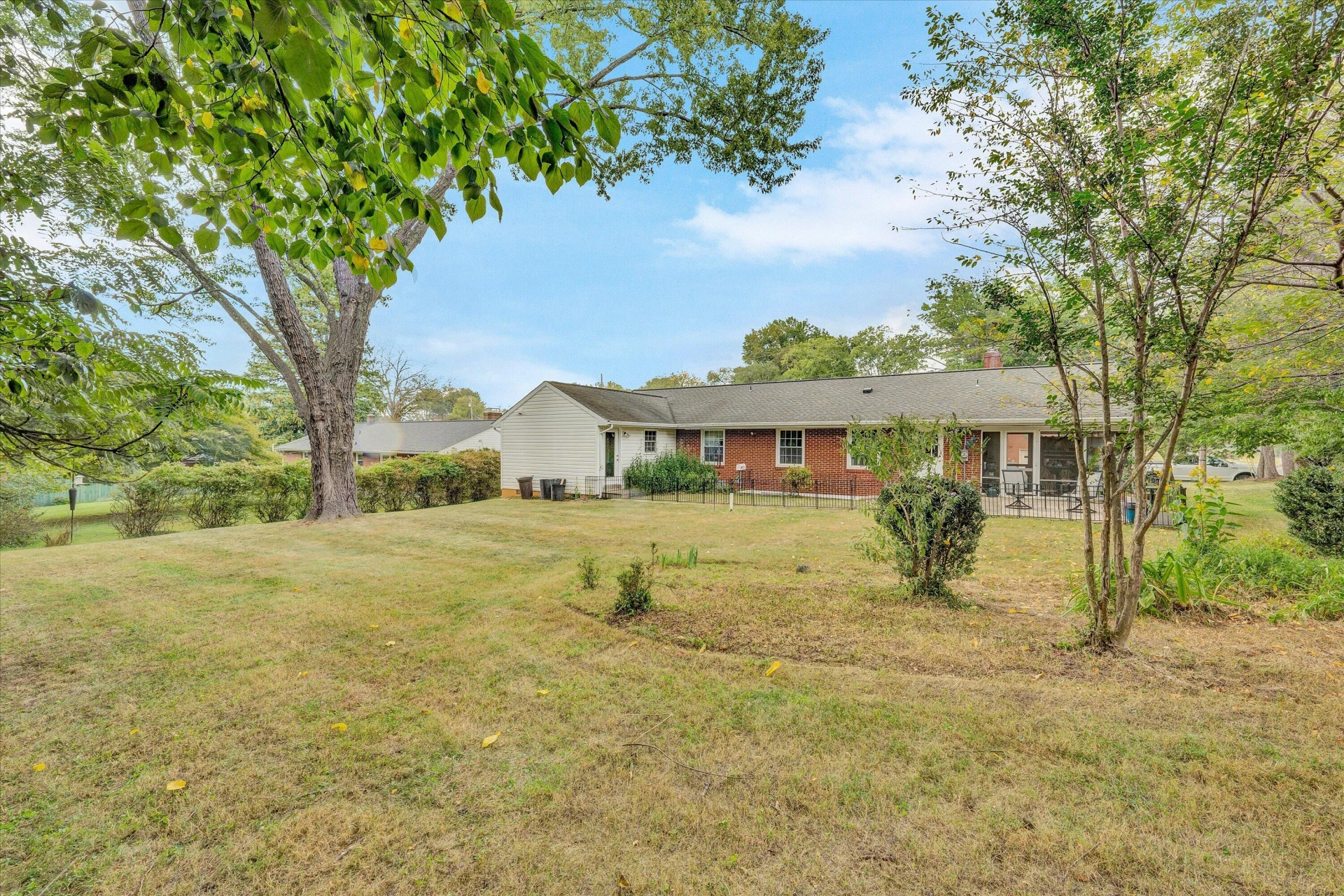 3634 Larson LN - Photo 35