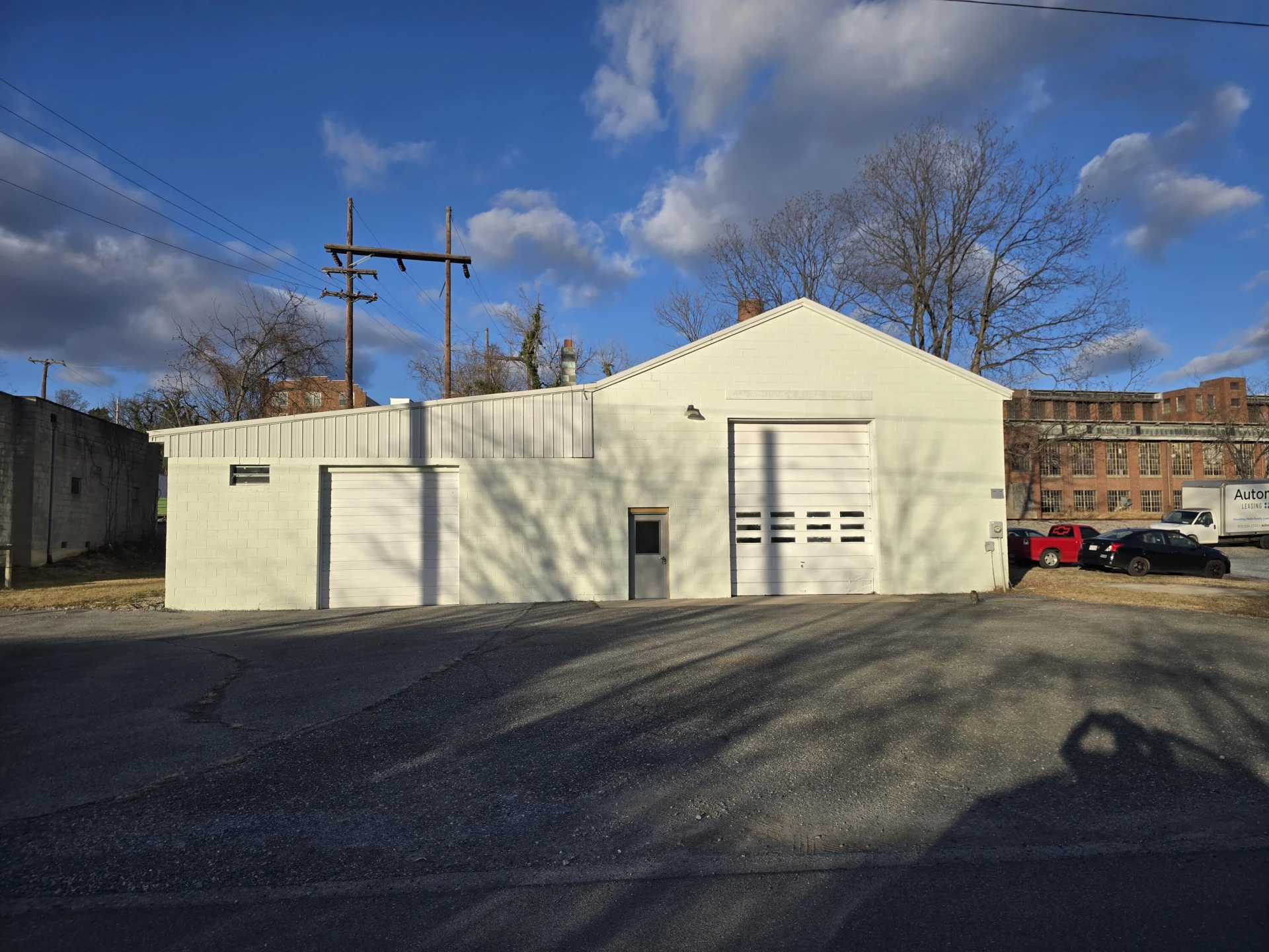 503 Plunkett ST