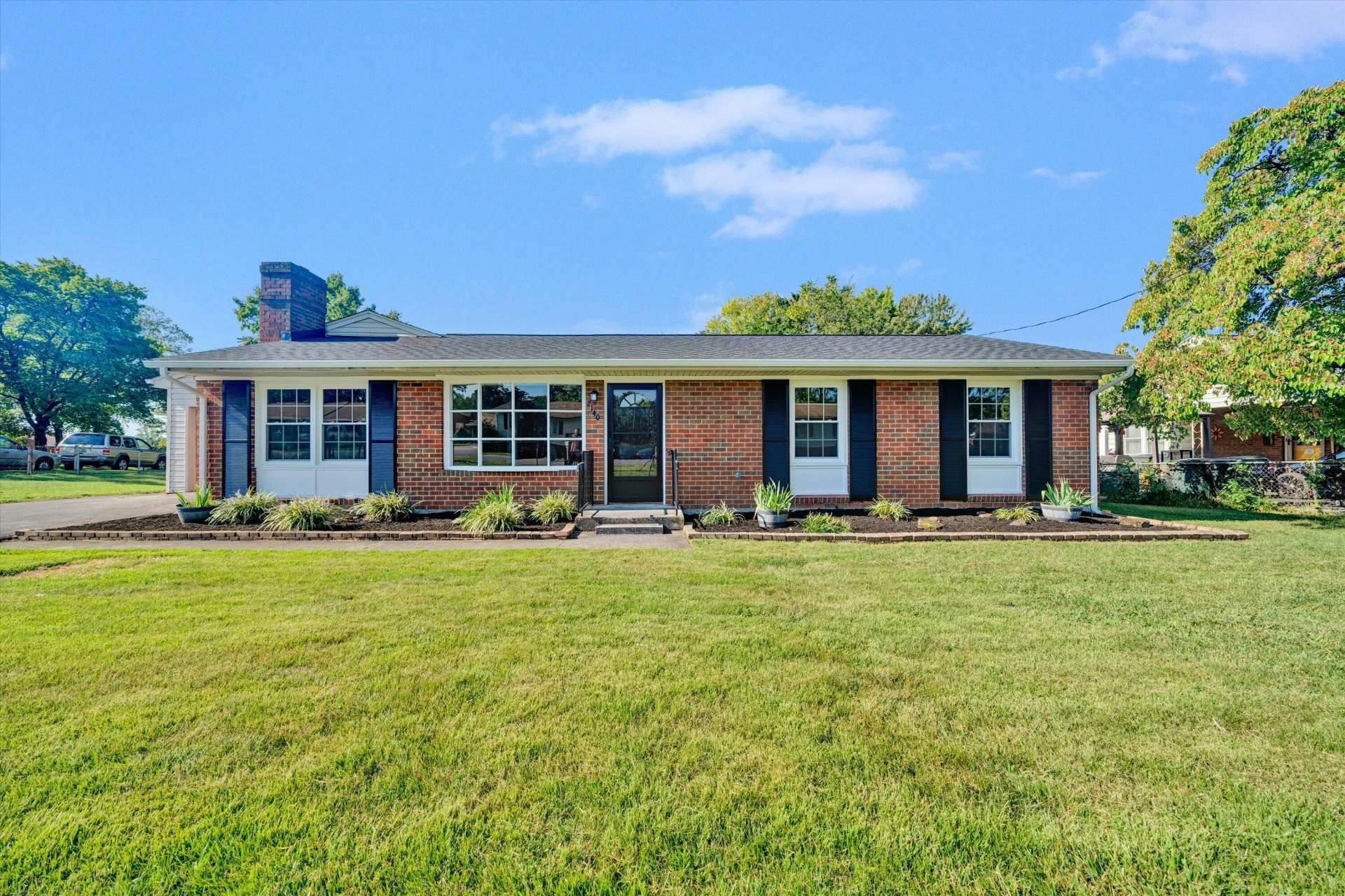2140 Catlett DR - Photo 2