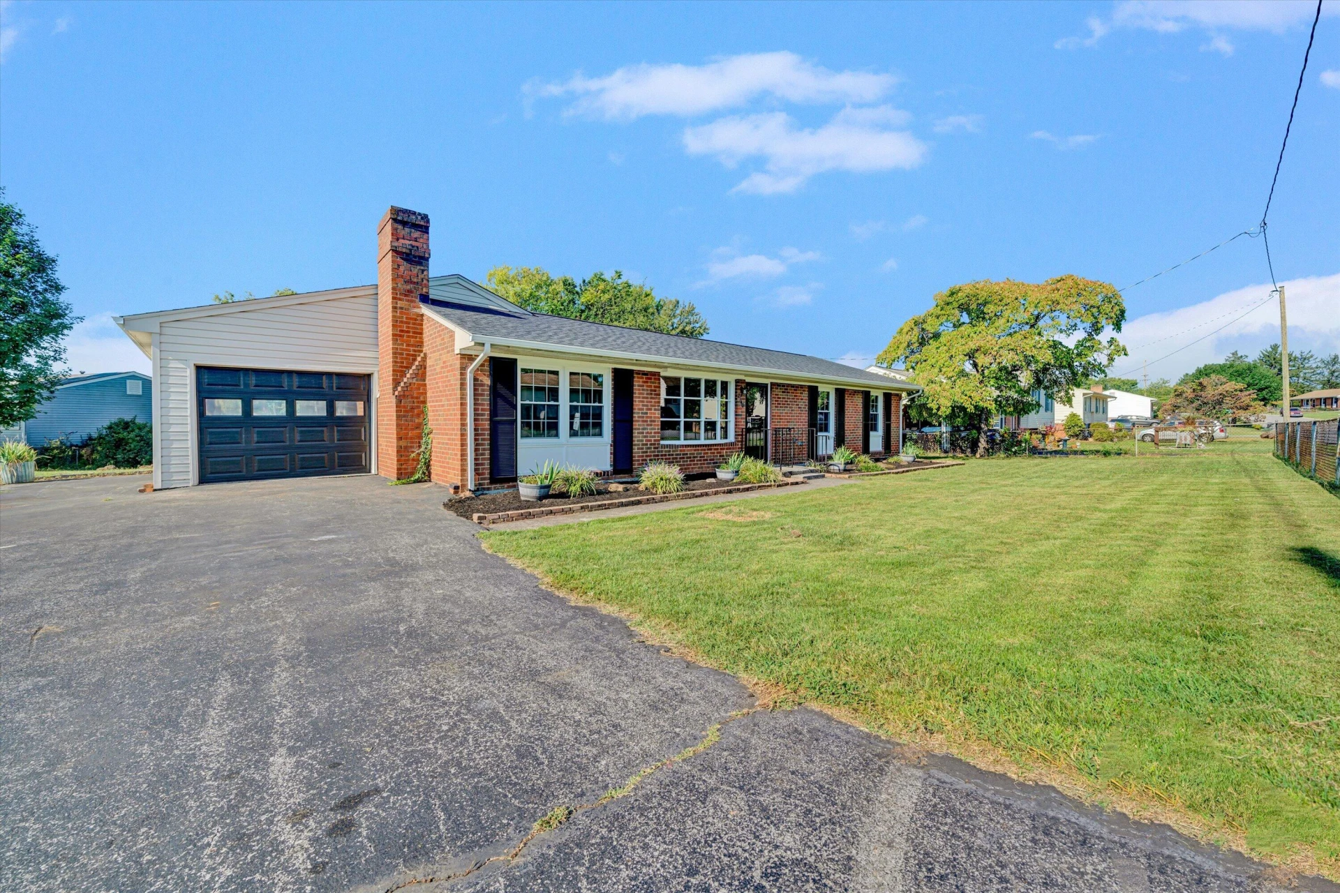2140 Catlett DR - Photo 3