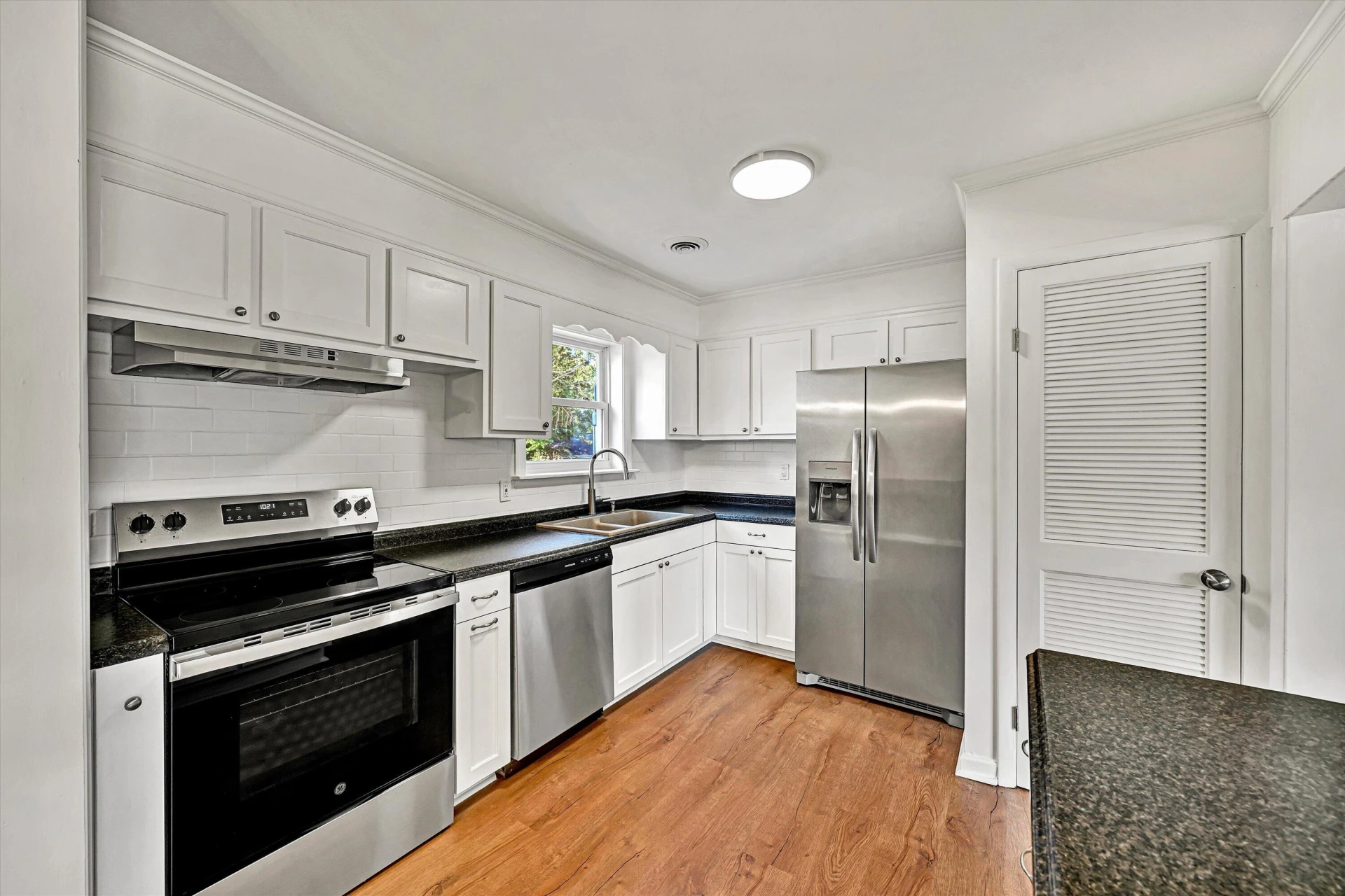 2140 Catlett DR - Photo 14