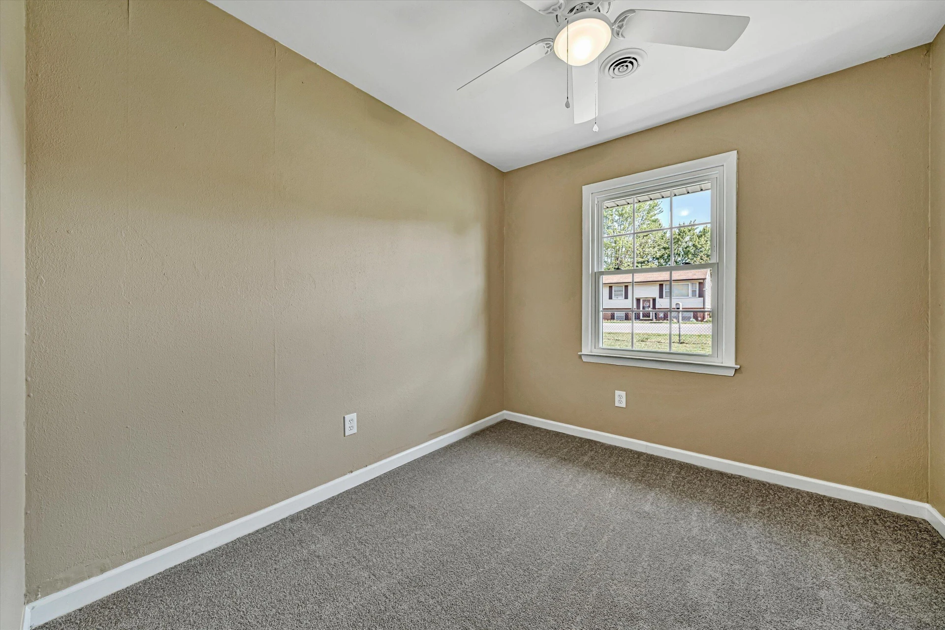 2140 Catlett DR - Photo 17