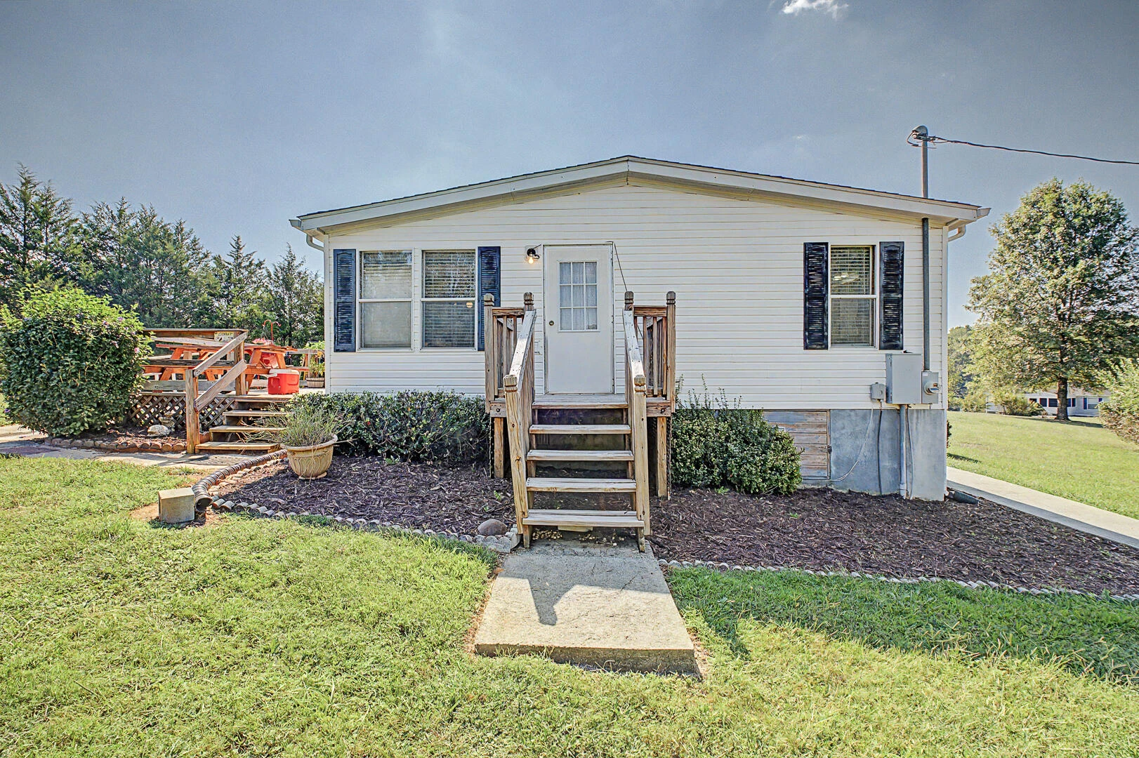 1054 Dove Hill RD