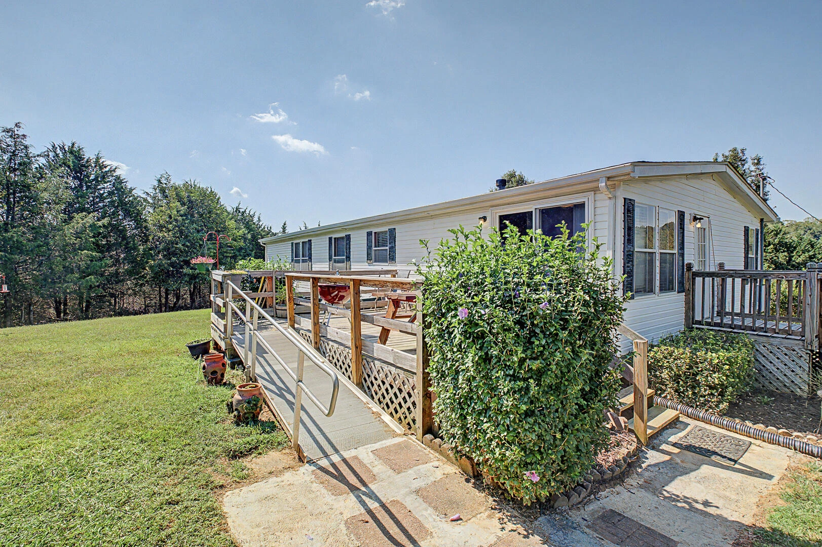 1054 Dove Hill RD - Photo 2