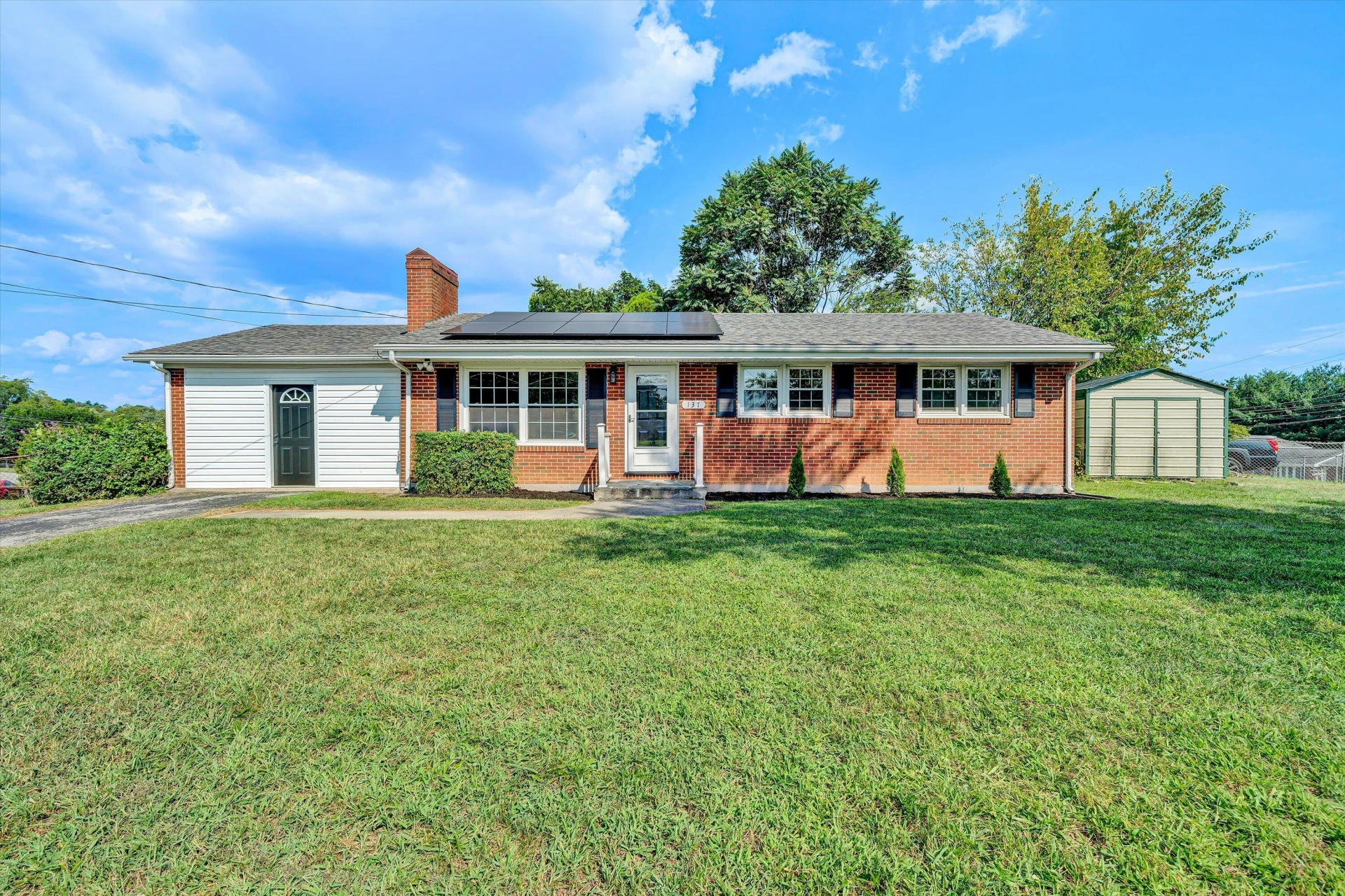 137 Frances DR NW