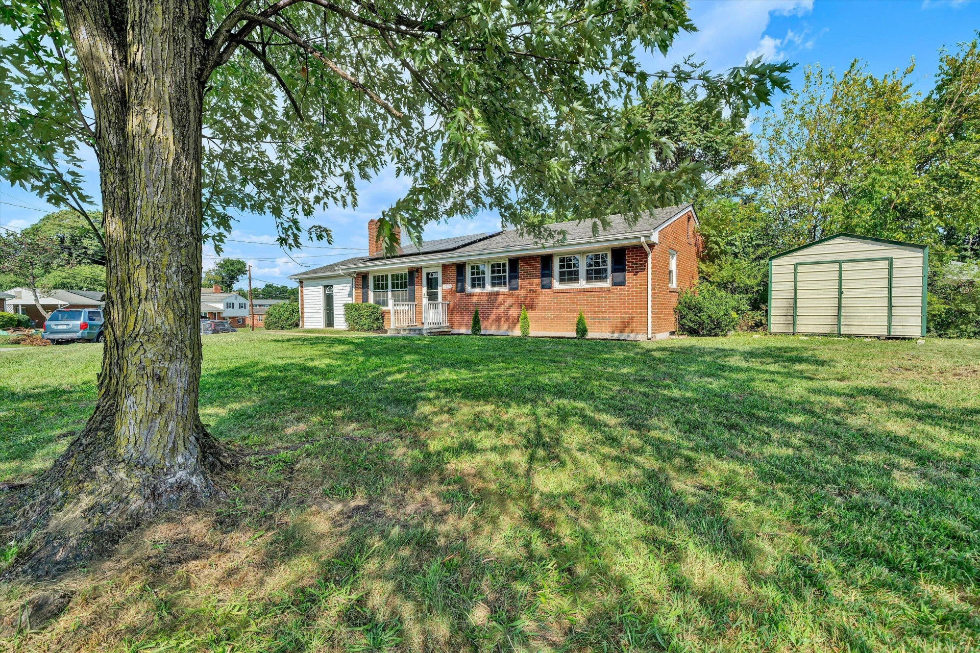 137 Frances DR NW - Photo 3