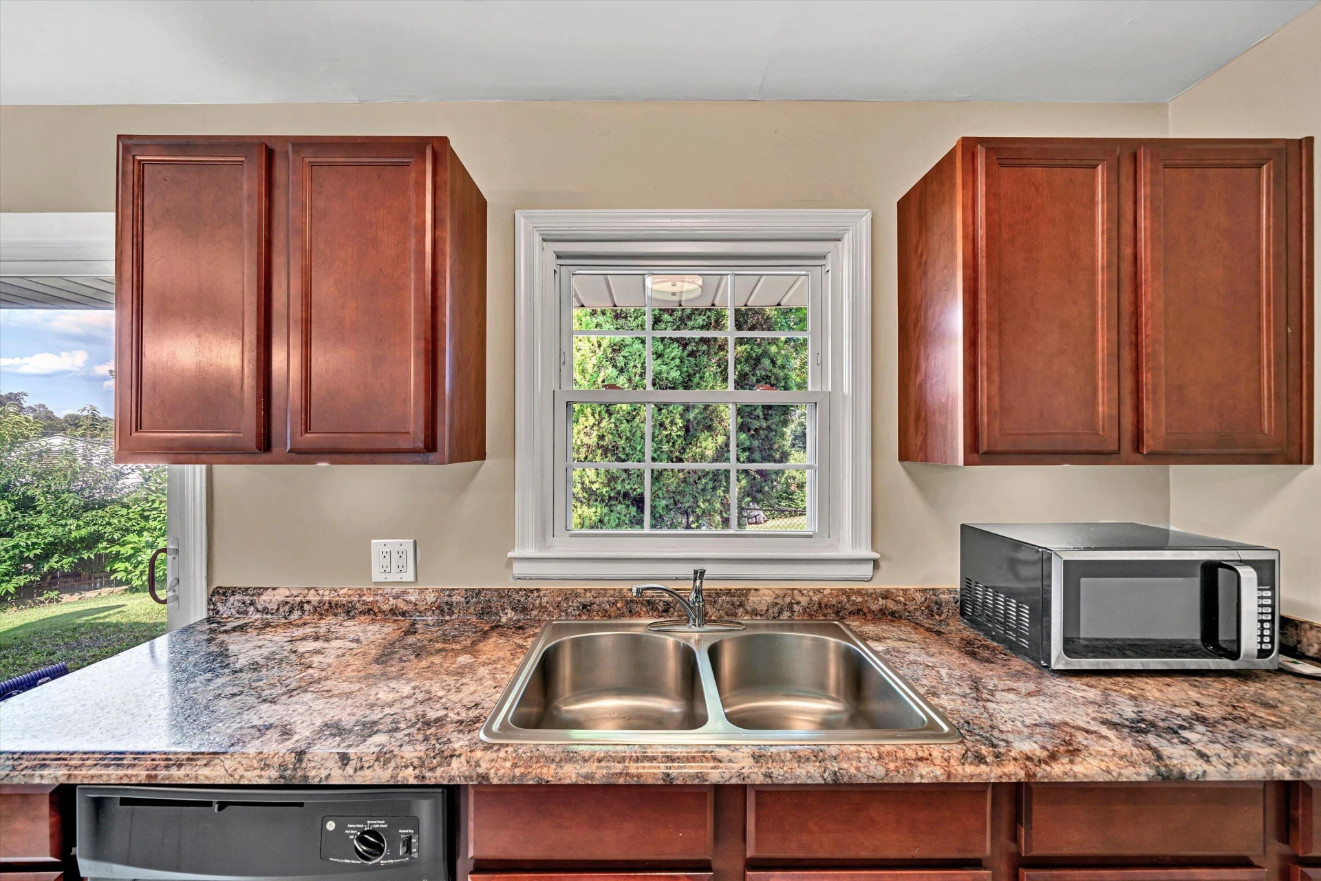 137 Frances DR NW - Photo 9