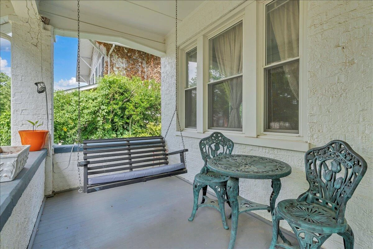 1826 ARLINGTON RD SW - Photo 3