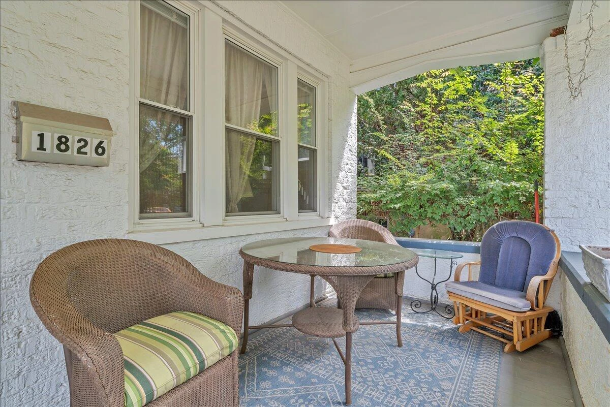 1826 ARLINGTON RD SW - Photo 4