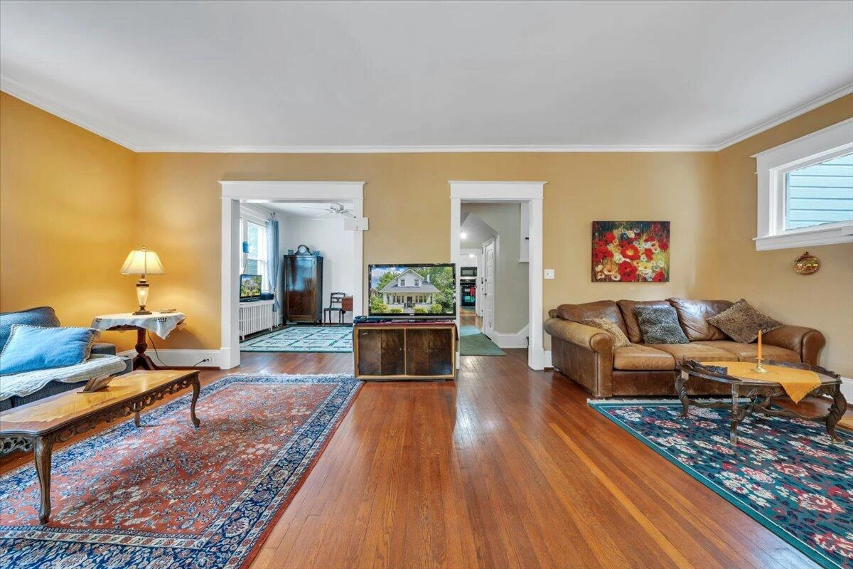 1826 ARLINGTON RD SW - Photo 5