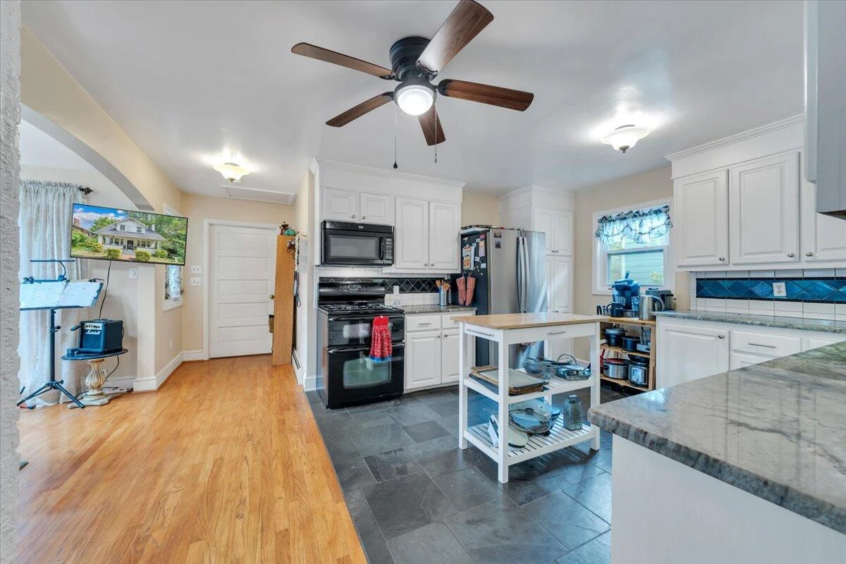 1826 ARLINGTON RD SW - Photo 15
