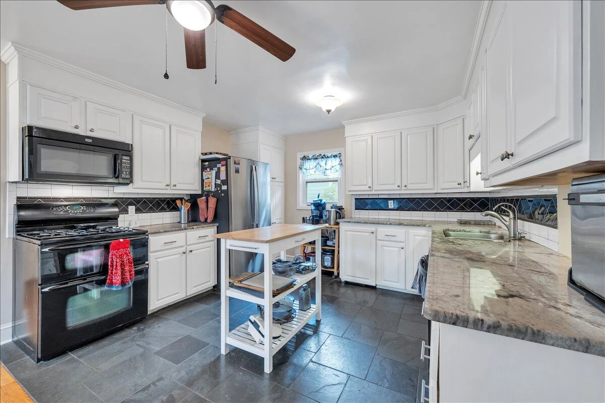 1826 ARLINGTON RD SW - Photo 16