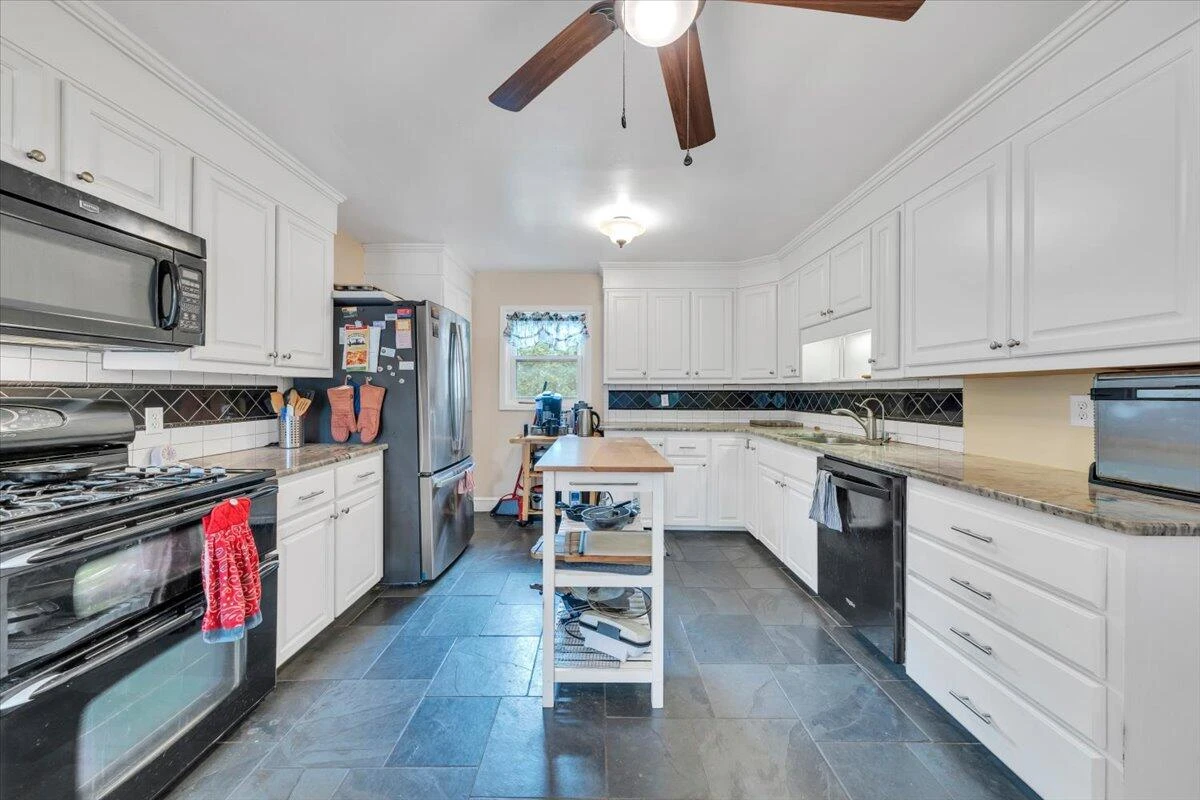 1826 ARLINGTON RD SW - Photo 17