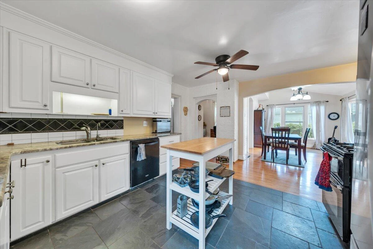 1826 ARLINGTON RD SW - Photo 18