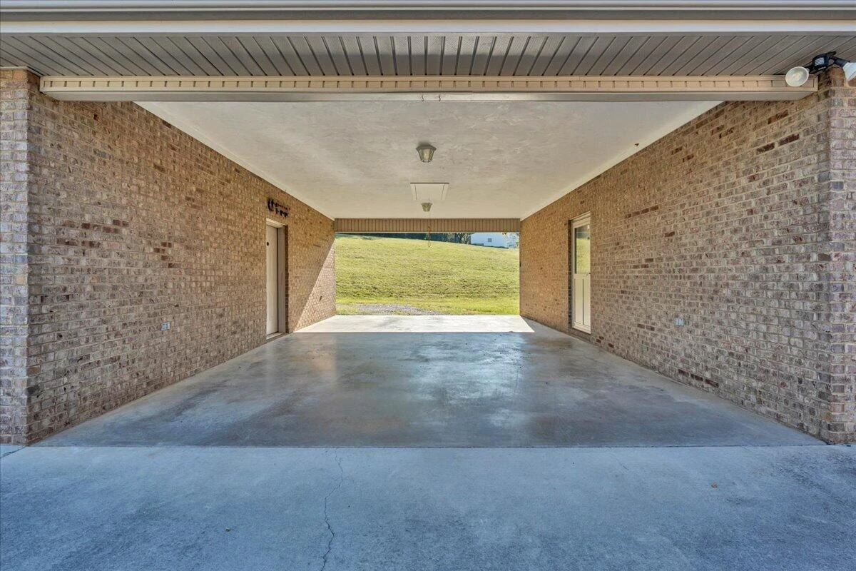 1320 Beaumont RD - Photo 6