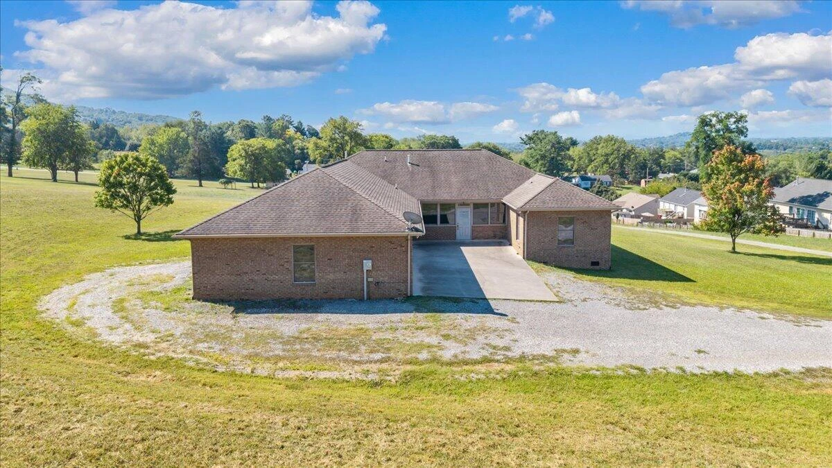 1320 Beaumont RD - Photo 11