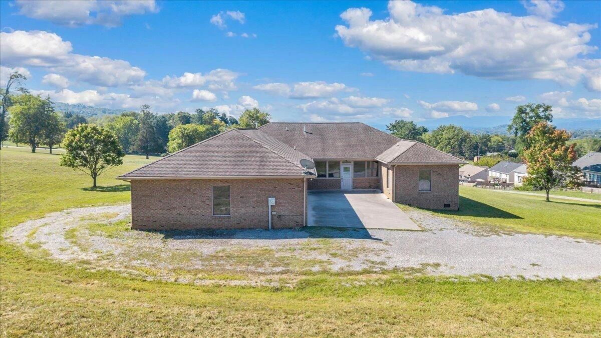 1320 Beaumont RD - Photo 13