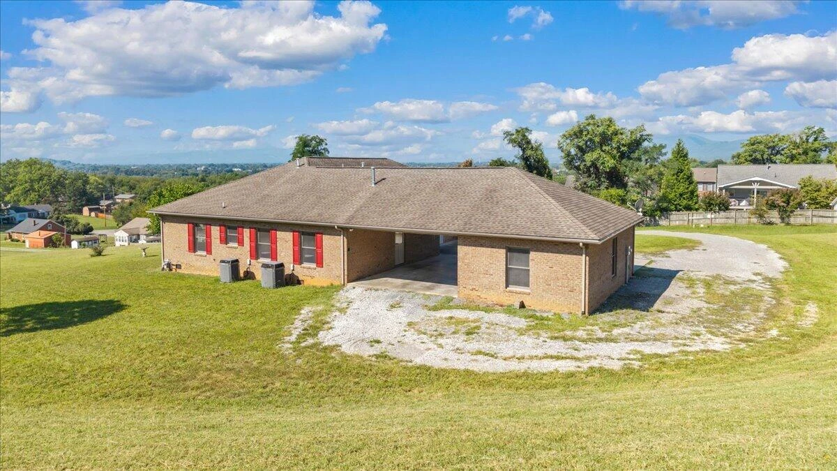 1320 Beaumont RD - Photo 15