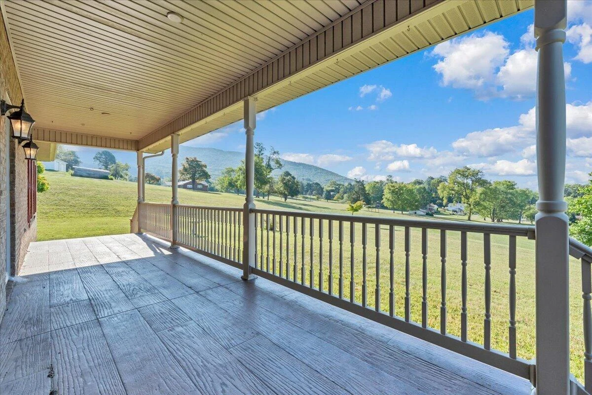 1320 Beaumont RD - Photo 18