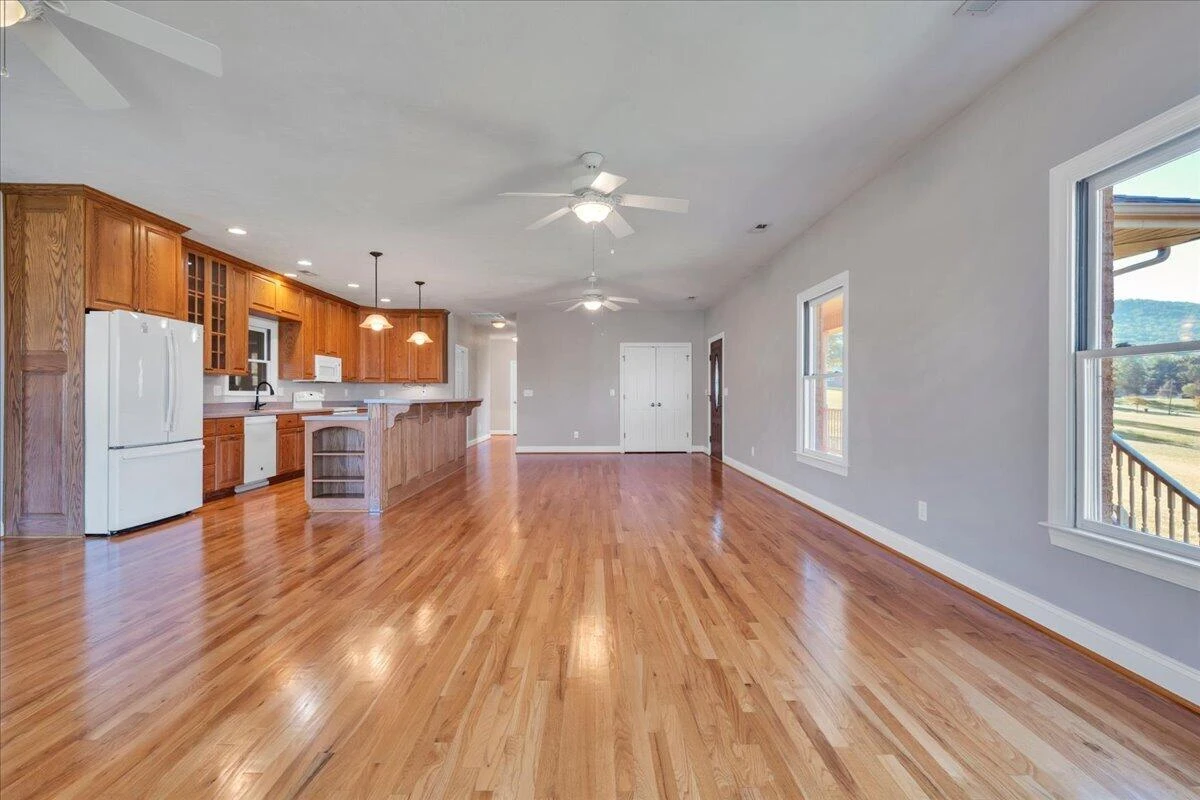 1320 Beaumont RD - Photo 23