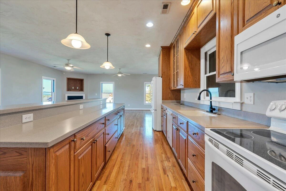 1320 Beaumont RD - Photo 26