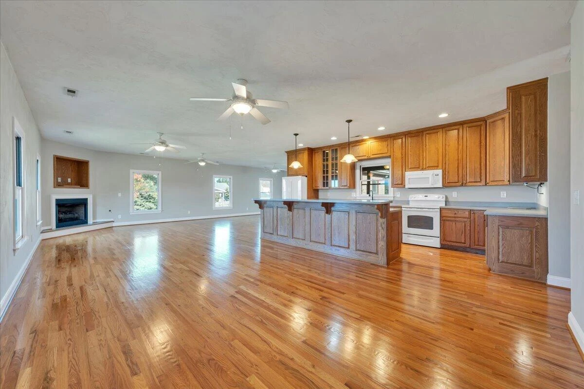 1320 Beaumont RD - Photo 29