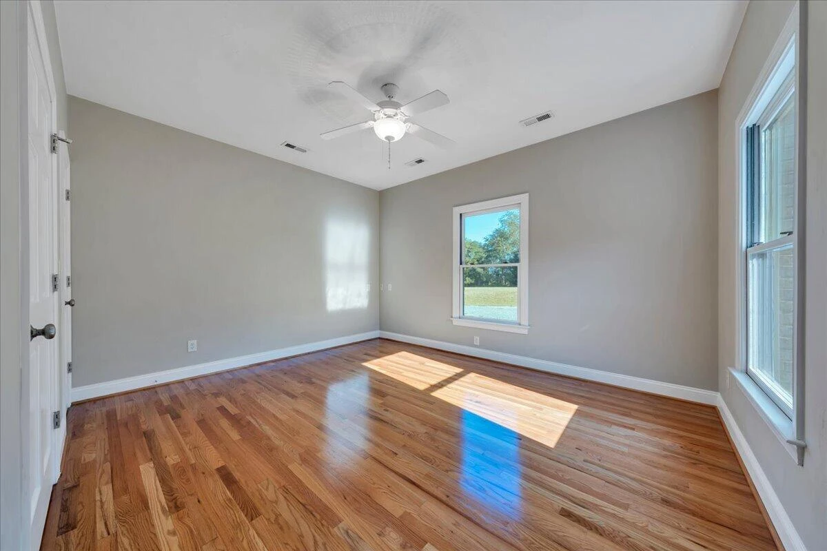 1320 Beaumont RD - Photo 35