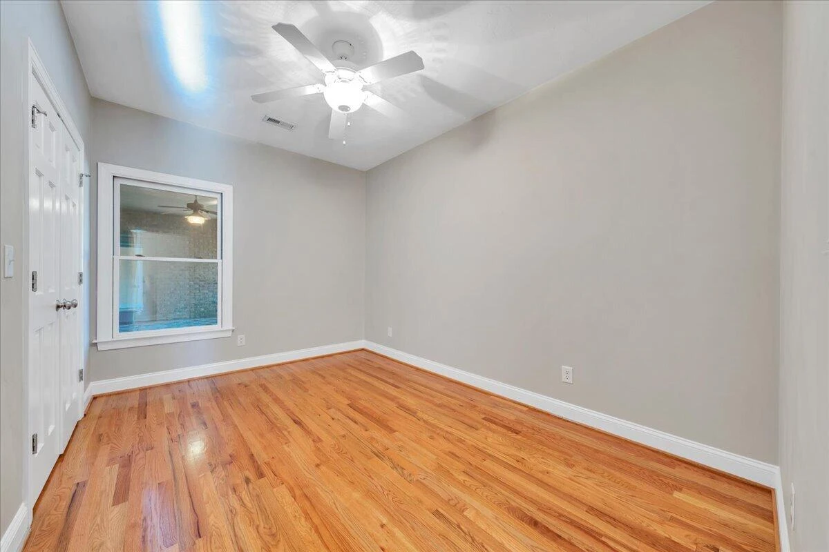 1320 Beaumont RD - Photo 37