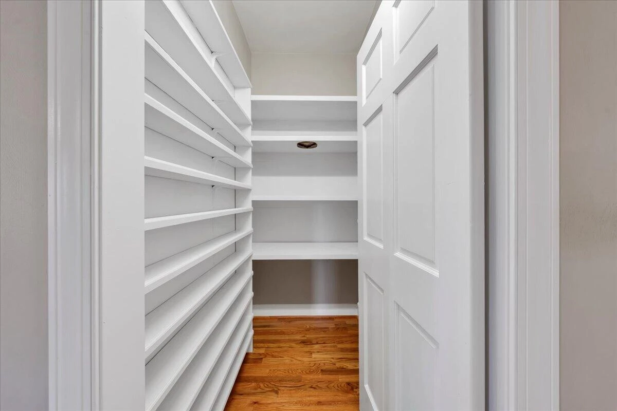1320 Beaumont RD - Photo 42
