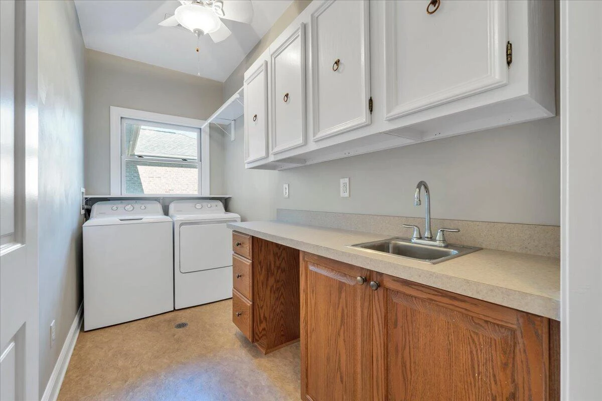1320 Beaumont RD - Photo 48
