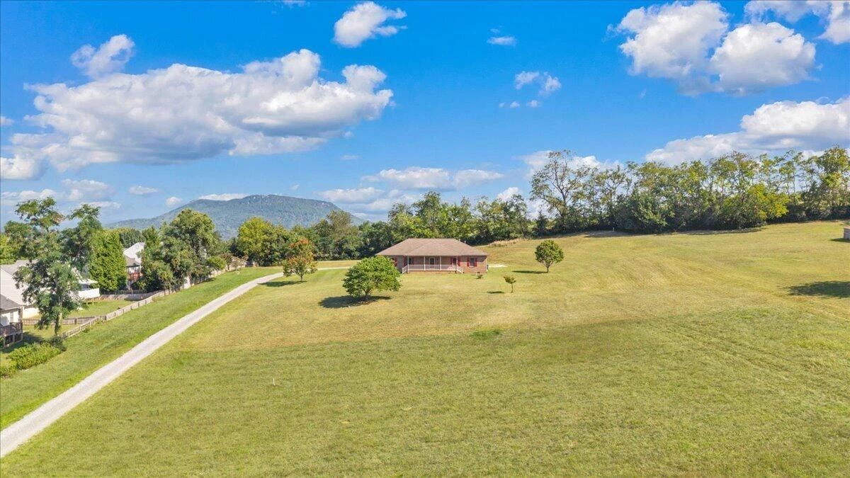 1320 Beaumont RD - Photo 51