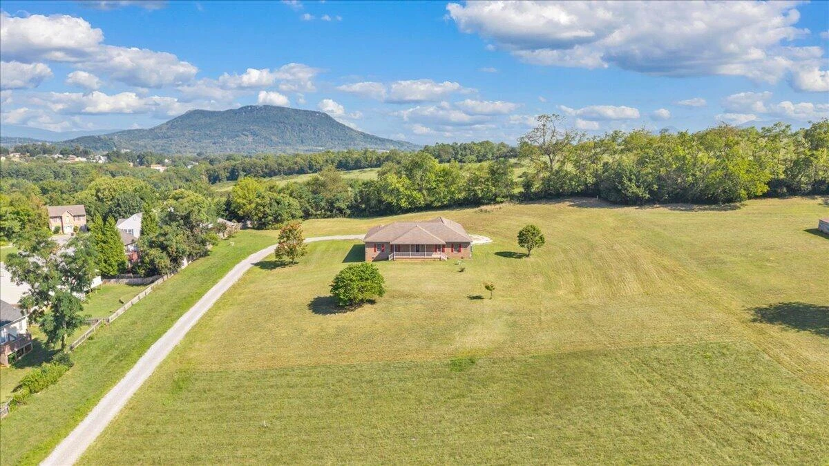 1320 Beaumont RD - Photo 52